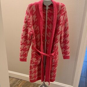 Pink Lily Pink and light pink Houndstooth Robe
